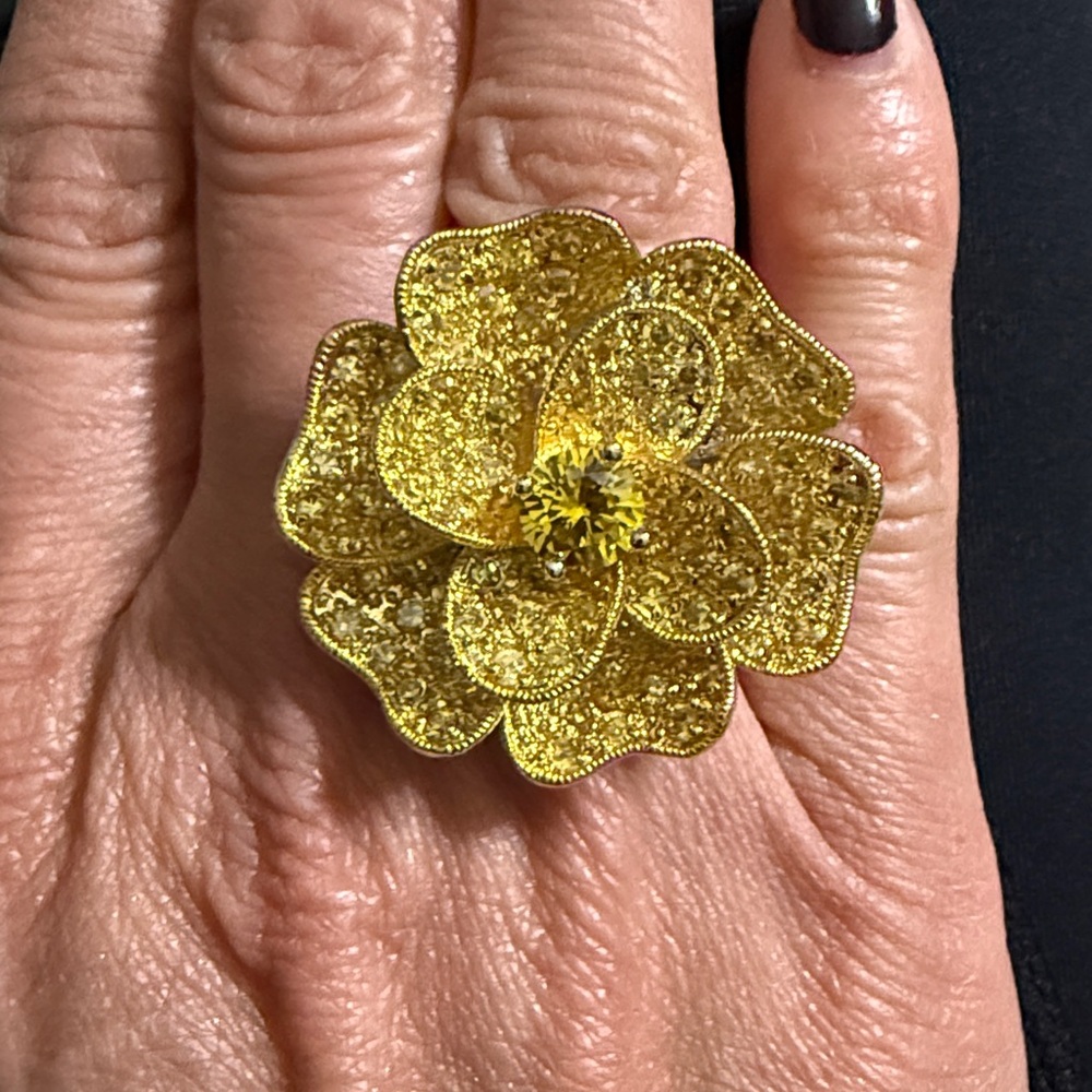 Park Lane Sparkling Gold Flower Ring